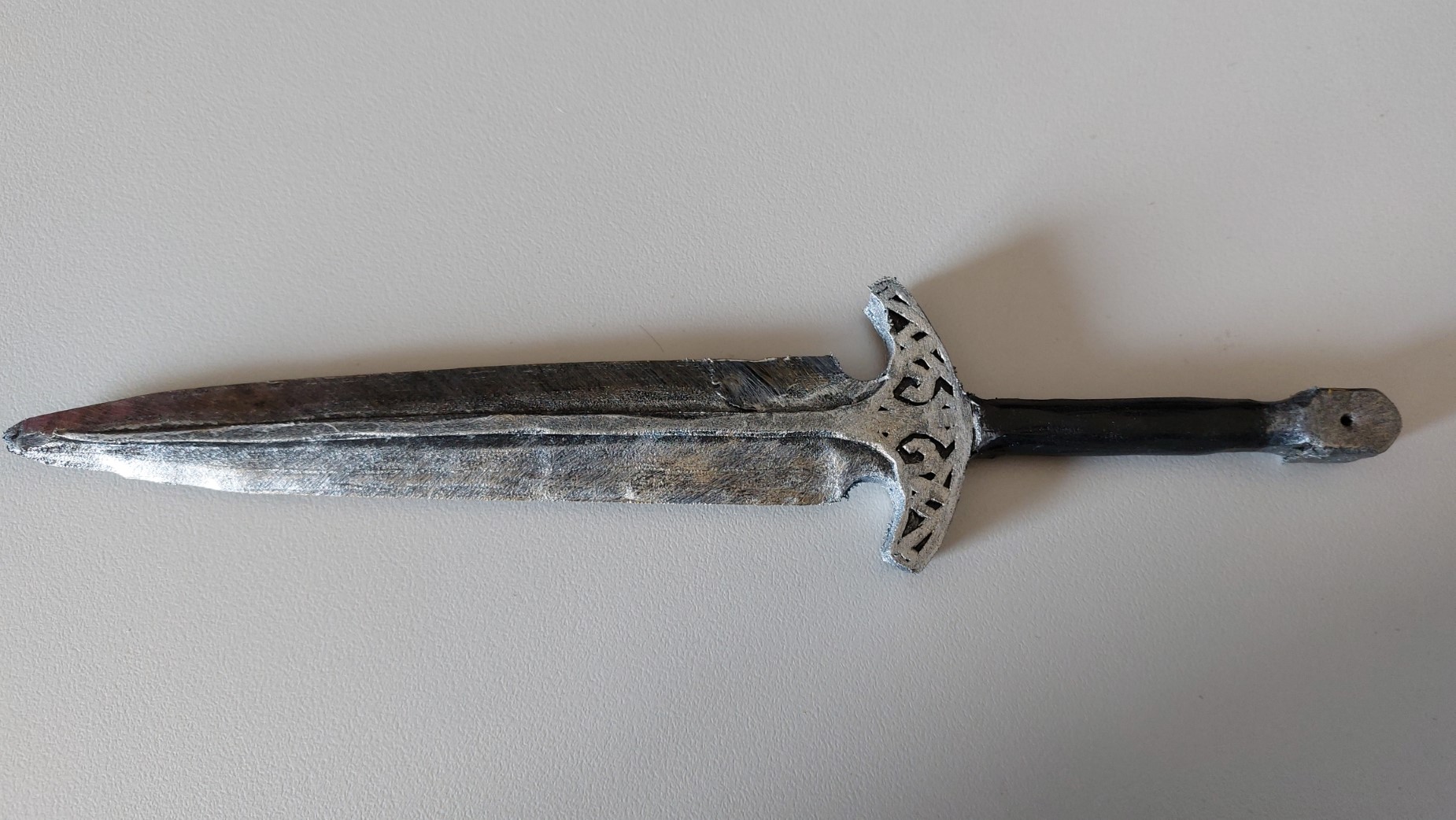 Other side of the completed dagger
